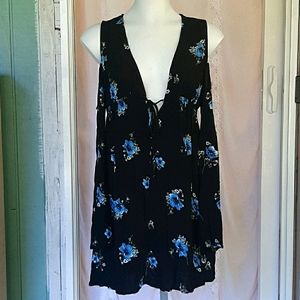 Kendall & Kylie + Dress + Bell sleeves + Sz M.